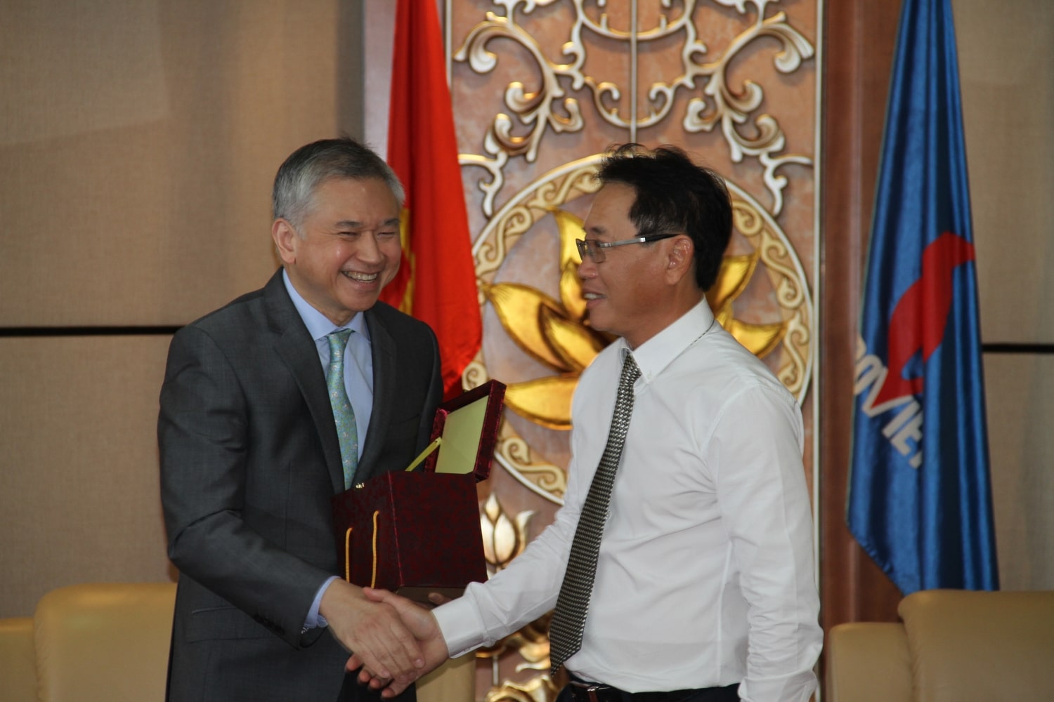 Tổng giám đốc Tập đoàn Dầu khí Việt Nam Nguyễn Vũ Trường Sơn gặp mặt Tổng thư ký ASCOPE