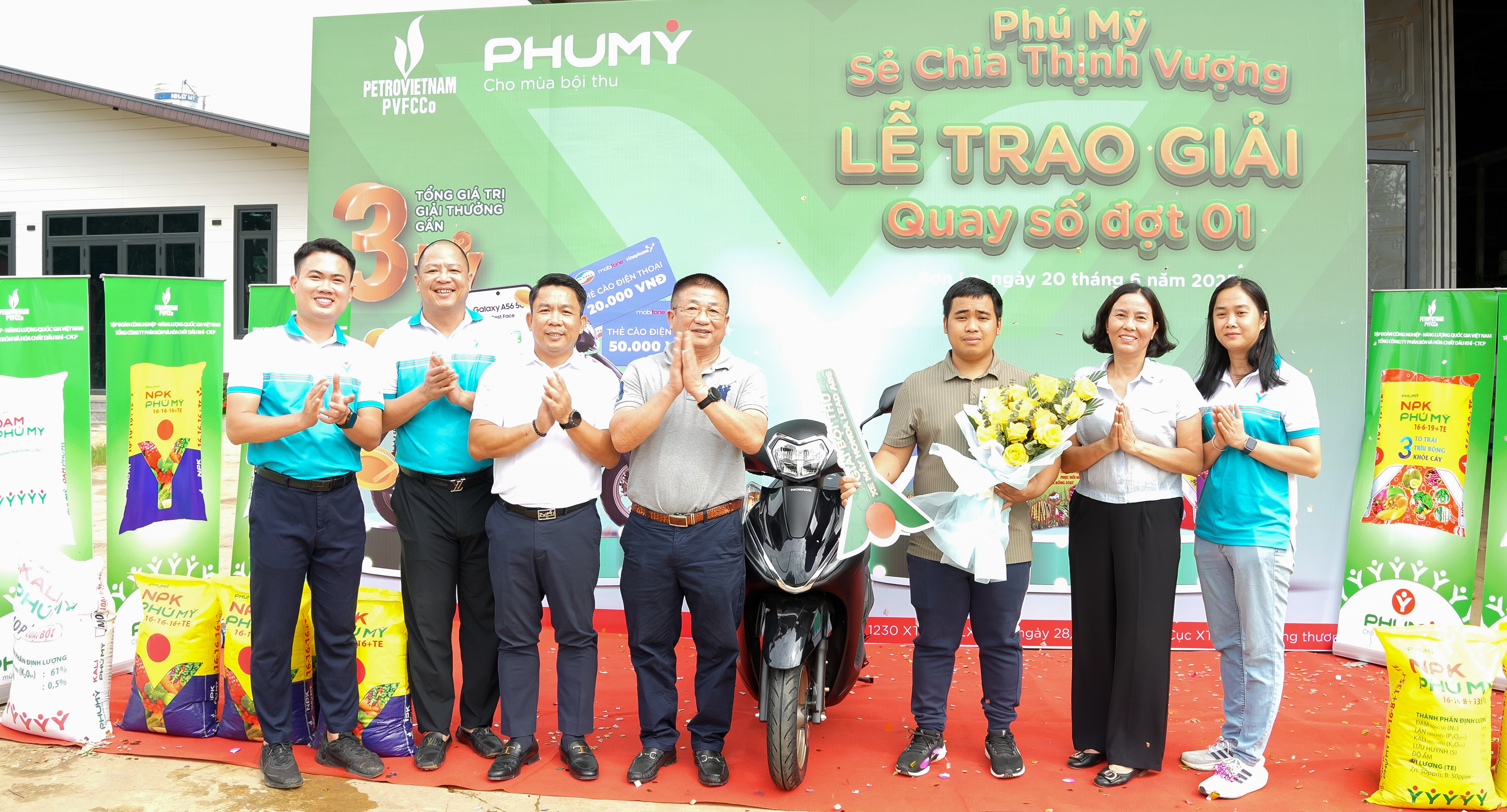 Rộn ràng niềm vui cùng "Phú Mỹ – Sẻ chia thịnh vượng"