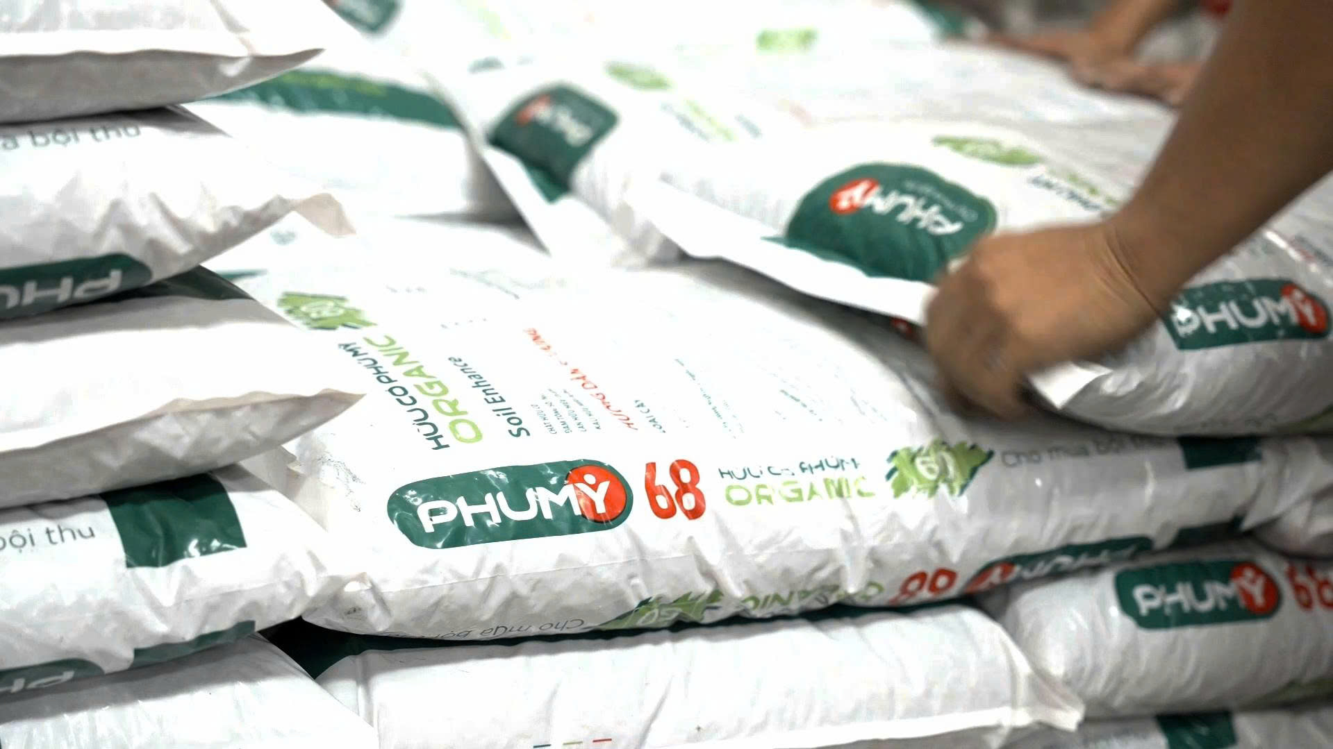 PVFCCo – Phú Mỹ ra mắt Hữu cơ Phú Mỹ Organic, hoàn thiện “Bộ ba vàng” dinh dưỡng cho nông nghiệp bền vững