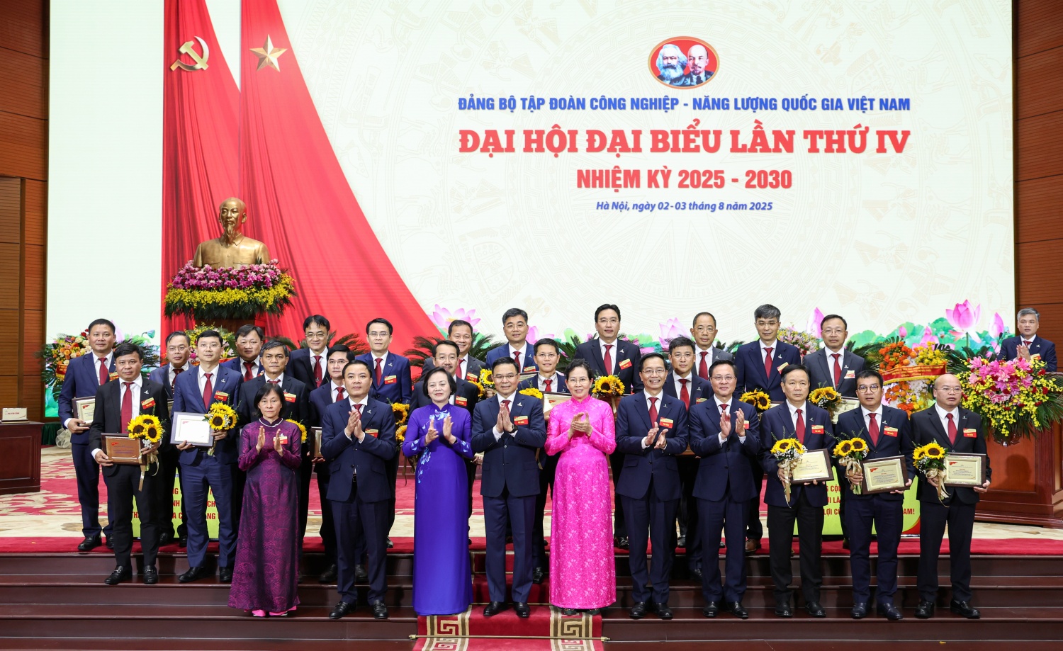 Vinh danh các tập thể, công trình, sản phẩm tiêu biểu của Đảng bộ Petrovietnam