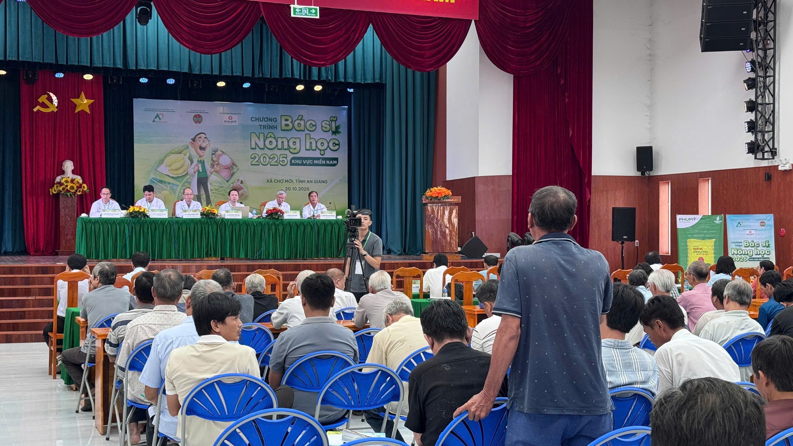 “Bác sỹ nông học” về với miền Tây mùa nước nổi: Khi khoa học sát cánh cùng đồng ruộng